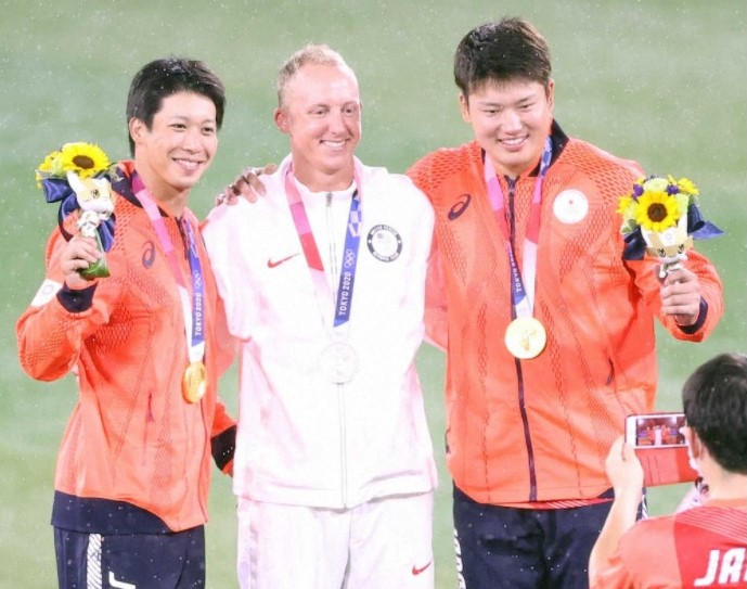 オリンピック最終戦メダルの3人