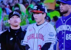 初安打出塁の山崎晃大朗選手