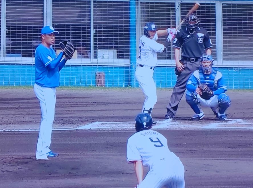 二塁に塩見選手を置いての2番西川遥輝選手