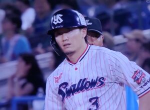 先頭安打出塁の西川遥輝選手