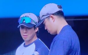 山田選手と話す村上選手