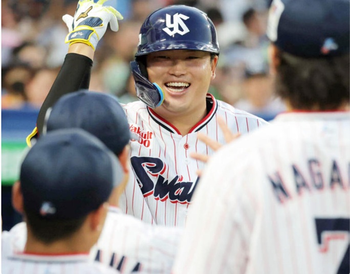 村上先制の8号ソロ出典サンスポ撮影清水武20250820