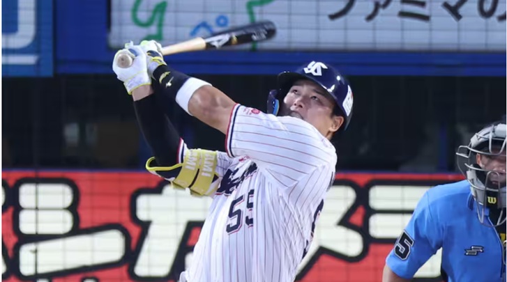 村上先制の8号ソロ出典サンスポ撮影萩原悠久人20250820