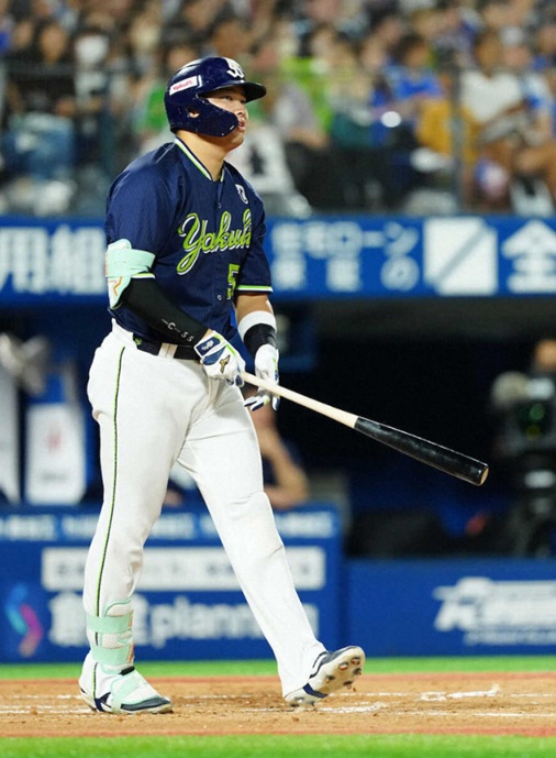 3回、2ランを放つ村上出典スポニチ撮影島崎忠彦20250930