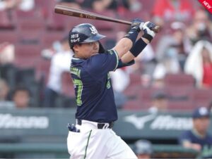 中村2死満塁でセンターにタイムリー出典ヤクルト公式サイト20251004