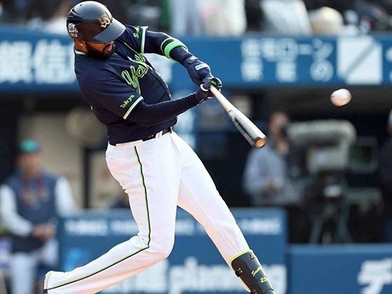 サンタナ逆転の二塁打出典ヤクルト公式サイト2026/03/29