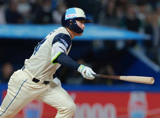 9回田中反撃の口火となる二塁打出典ヤクルト公式サイト20260418