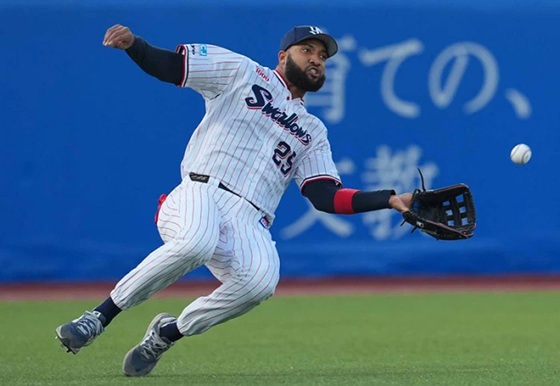 サンタナファインプレー出典ヤクルト公式サイト2026/04/28