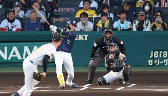 初回長岡三塁打でチャンスメイク出典ヤクルト公式サイト20260408