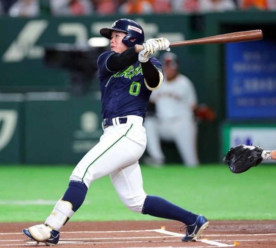 並木初回初球を先制1号ソロ出典ヤクルト公式サイト20250506