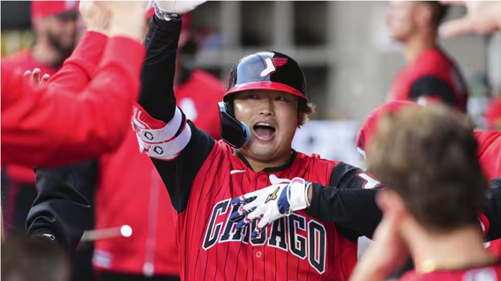 村上15号で喜ぶベンチ出典共同20260509