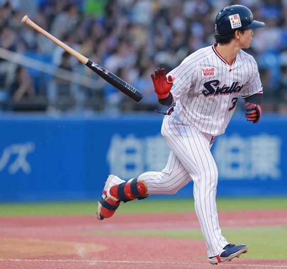 内山4号2ラン含む猛打賞出典ヤクルト公式サイト20260722