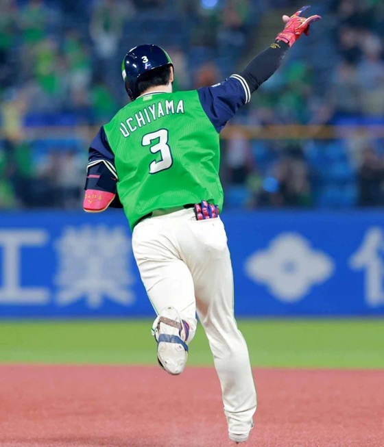 延長12回内山執念の5号2ランでサヨナラ出典ヤクルト公式サイト20260724