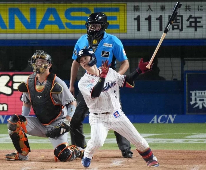 内山タイムリー含むマルチ安打2打点の活躍出典ヤクルト公式サイト20260825